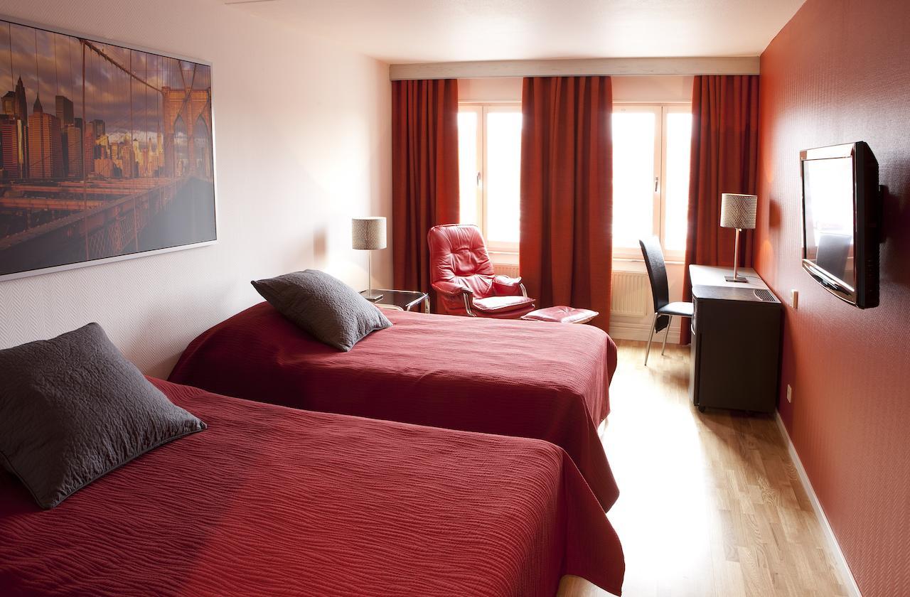 Hotell Natti Natti 哈尔姆斯塔德 客房 照片