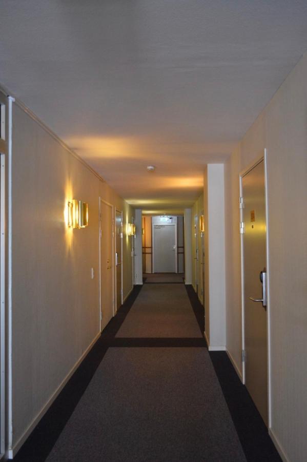 Hotell Natti Natti 哈尔姆斯塔德 外观 照片