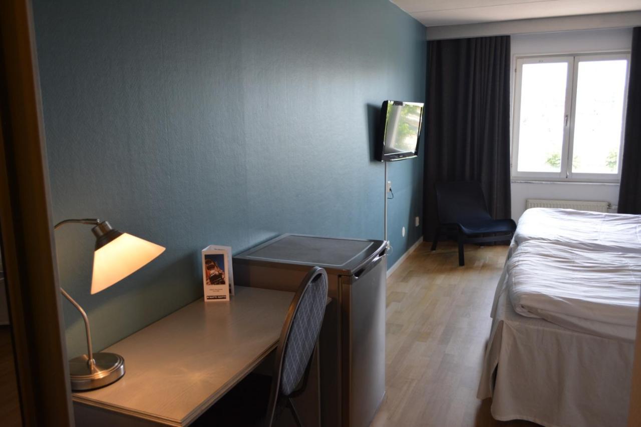 Hotell Natti Natti 哈尔姆斯塔德 外观 照片